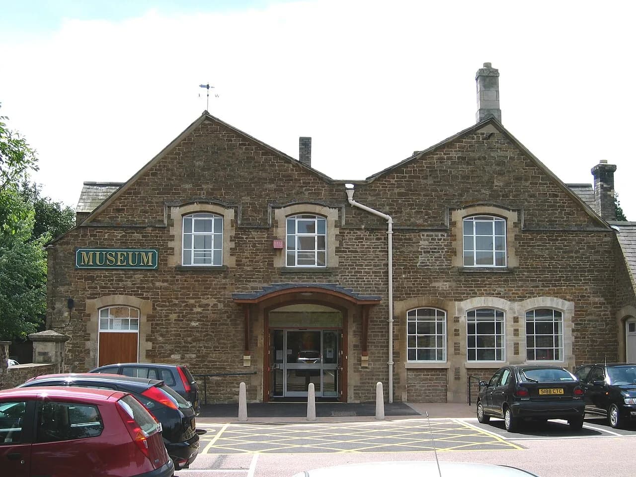 Entrada do Rutland County Museum, em Inglaterra